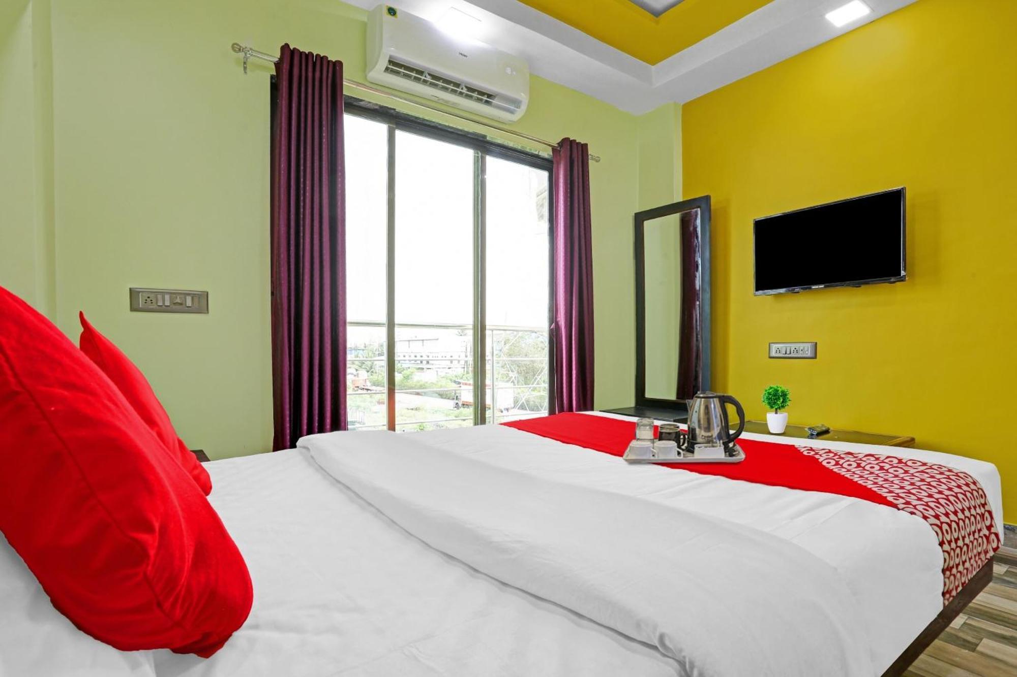 Hotel O Om Sai Residency Lodging And Boarding Taloje Exterior photo