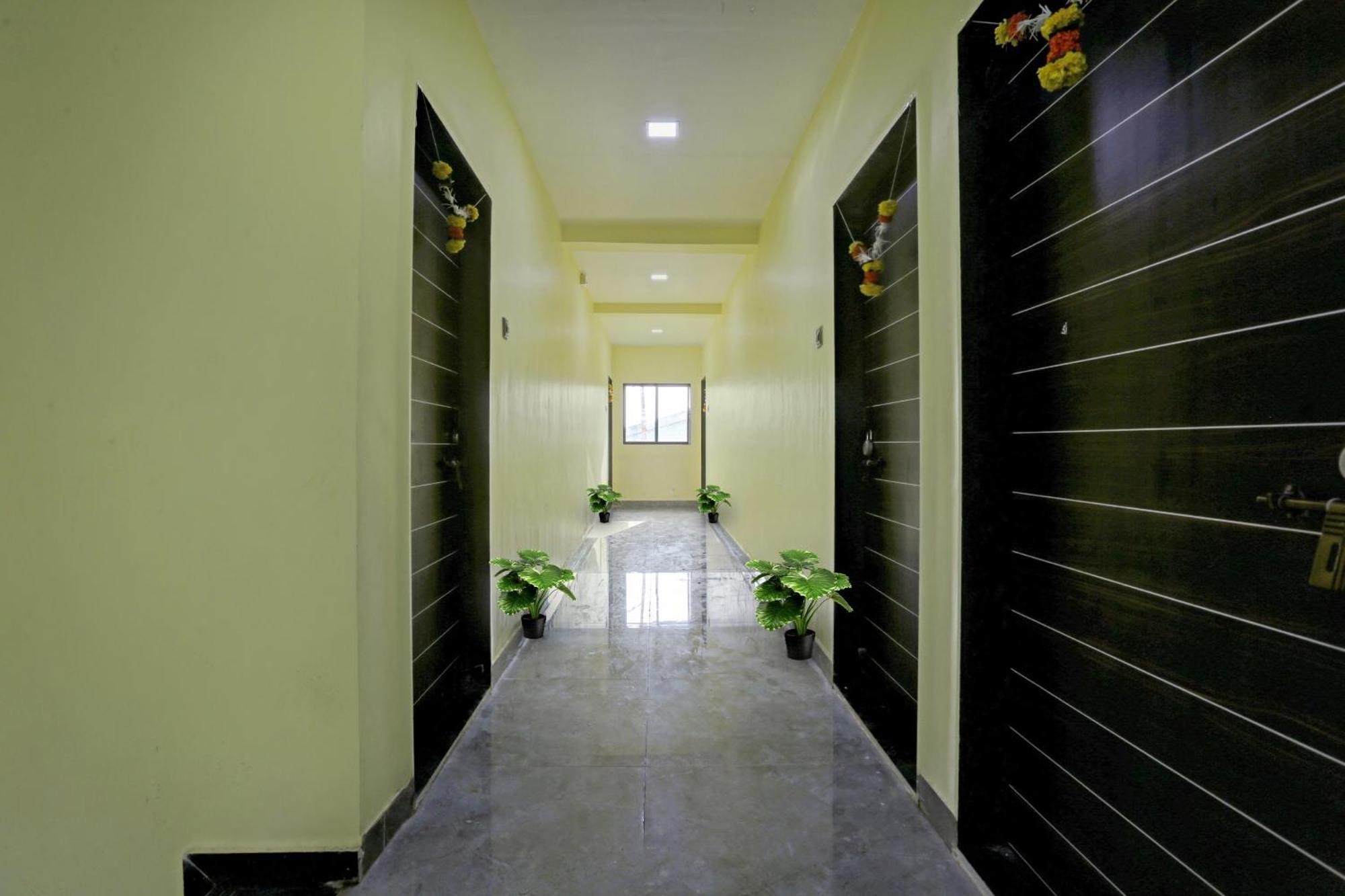 Hotel O Om Sai Residency Lodging And Boarding Taloje Exterior photo