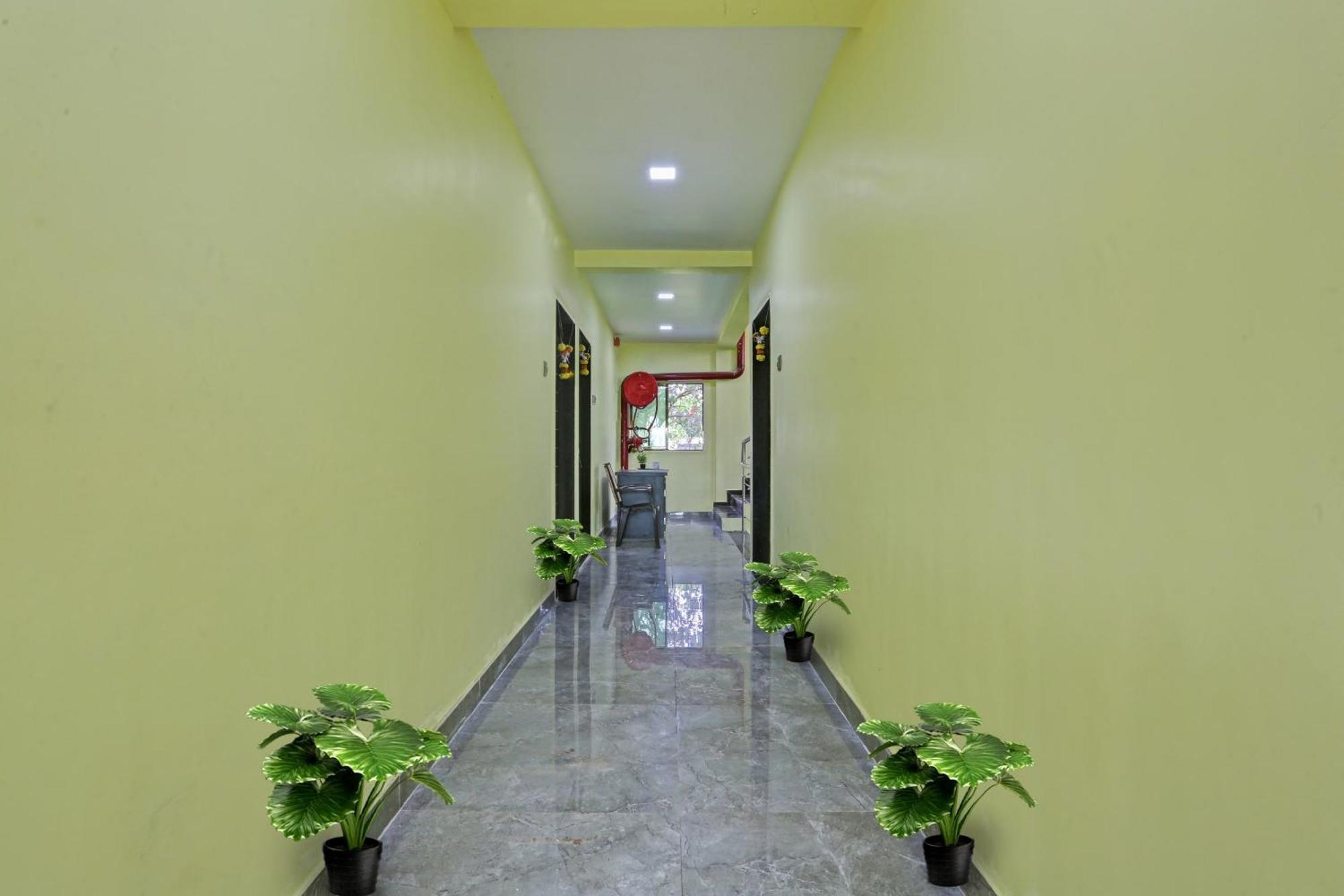 Hotel O Om Sai Residency Lodging And Boarding Taloje Exterior photo